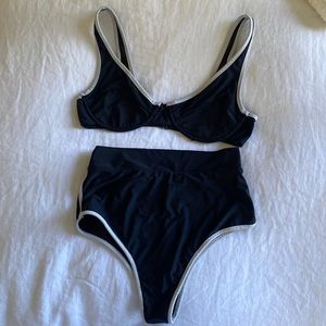 ACACIA Ruby Top and Olive Bottom Black with White Size XL